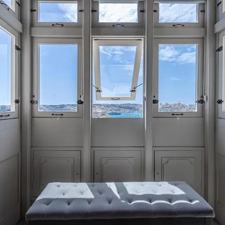 Stylish Seaview House