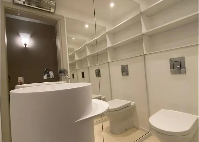 Stylish Seaview House *