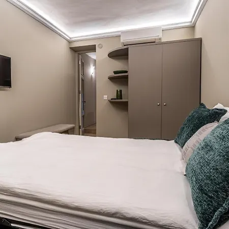 Апартаменты Stylish Seaview House