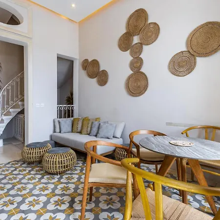 Stylish Seaview House *