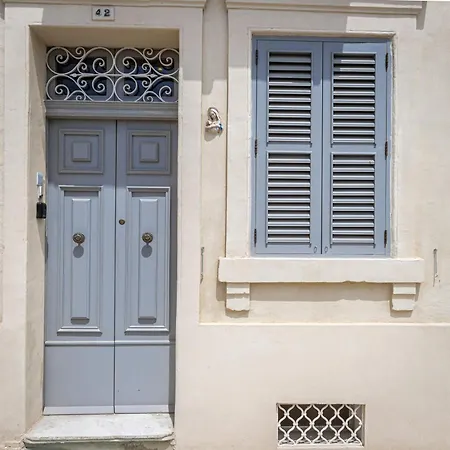 Апартаменты Stylish Seaview House