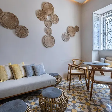 Stylish Seaview House Apartment *